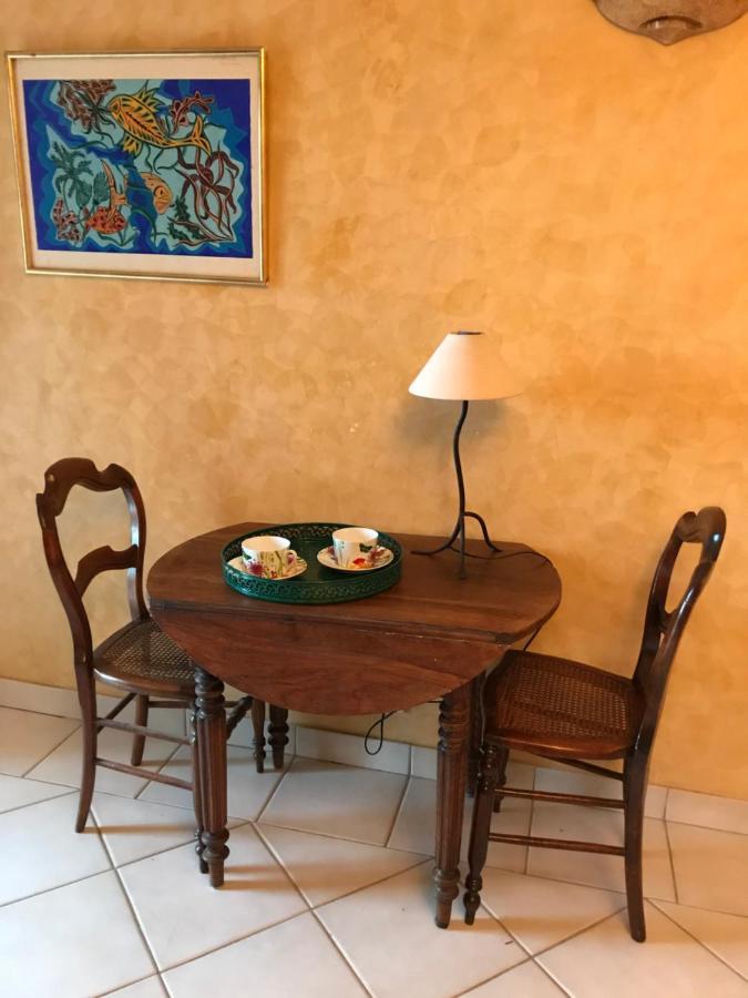 Les Trefles Apartment อิแยร์ ภายนอก รูปภาพ